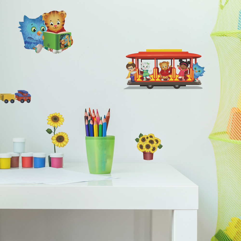 RM - DANIEL TIGER PEEL AND STICK WALL DECALS