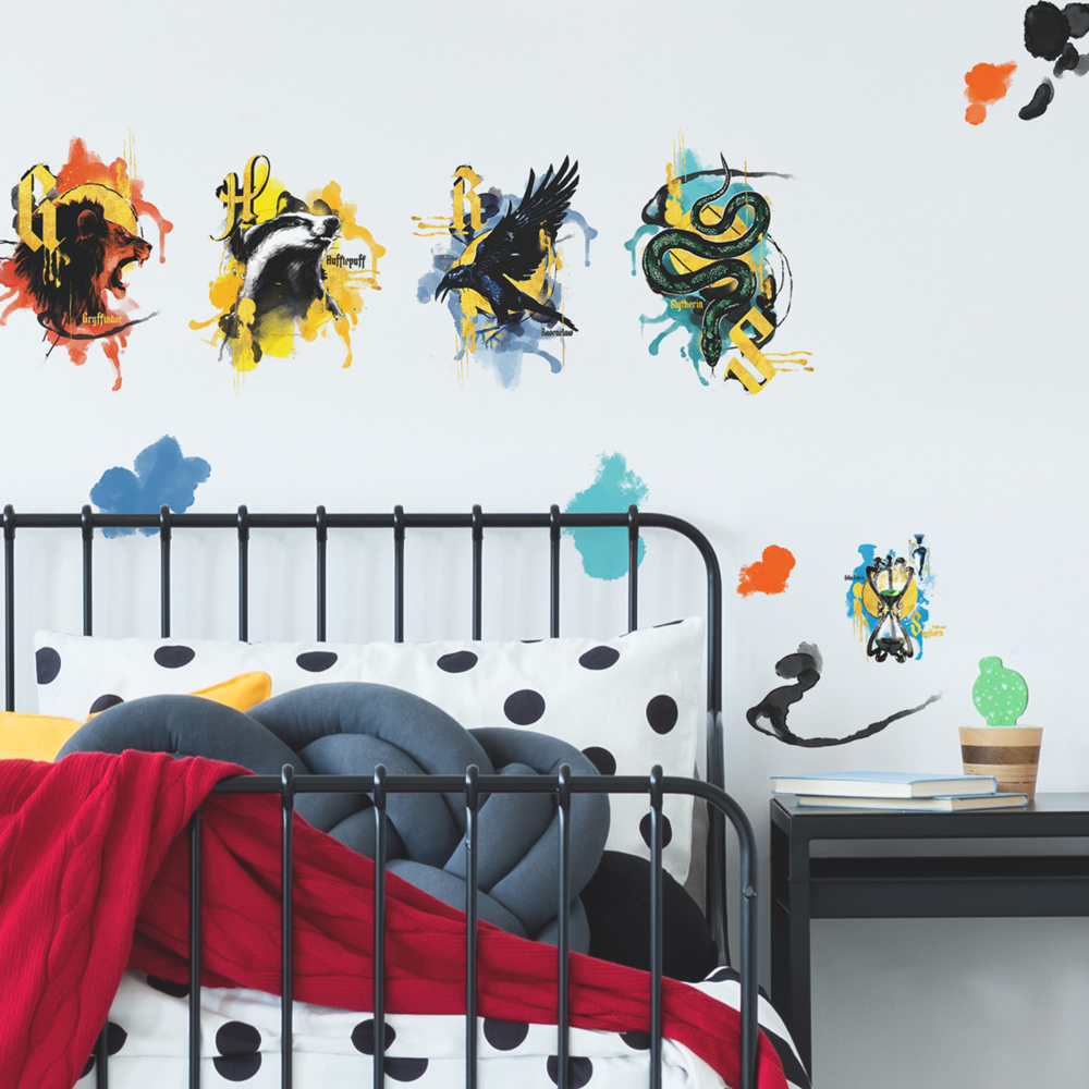 RM - HARRY POTTER HOGWARTS HOUSE PEEL AND STICK WALL DECALS