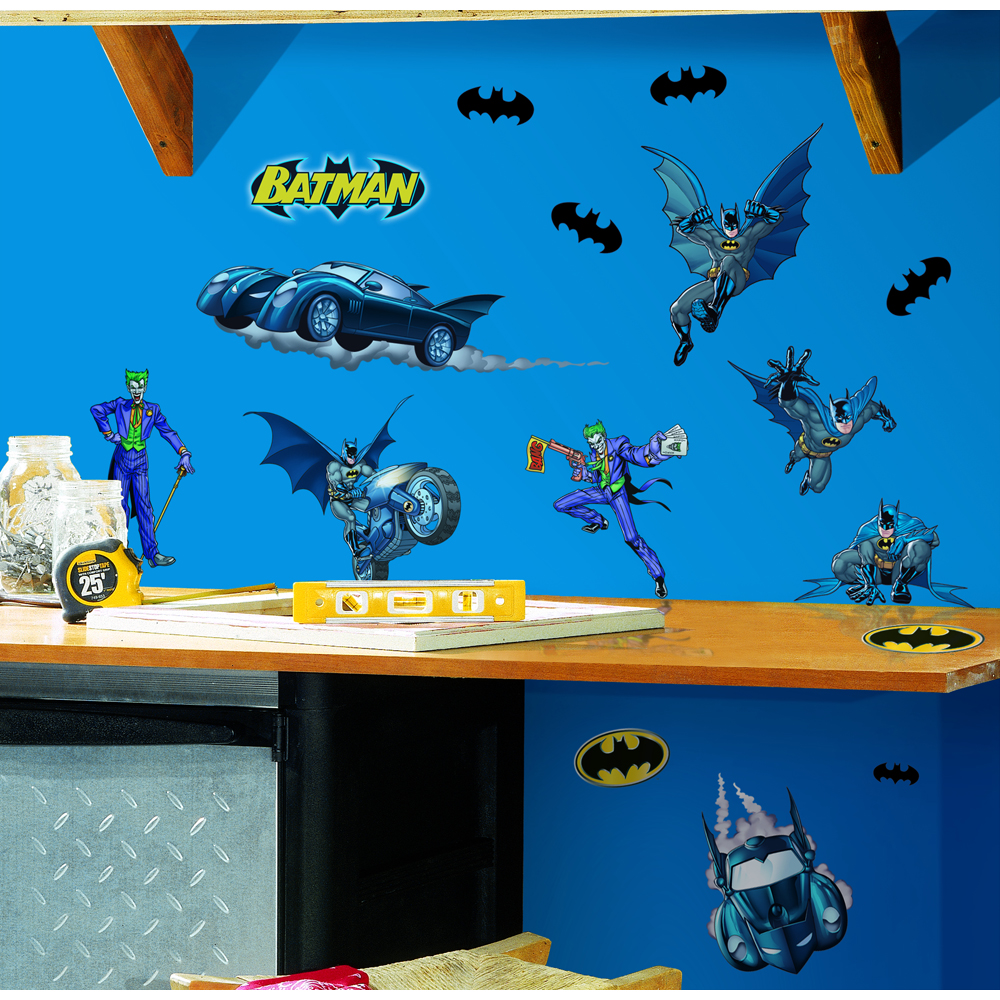 RM - BATMAN - GOTHAM GUARDIAN PEEL & STICK WALL DECALS